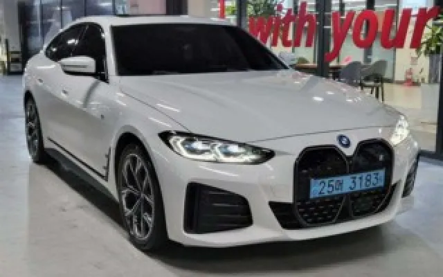 GV80쿠페일렉트리파이드 중고차 i4 eDrive 40 매물 사진 2 - 2022/08 84,260km