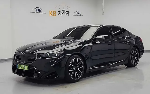 GV80쿠페일렉트리파이드 중고차 M5 7세대 4.4 매물 사진 20 - 2025/10 17,526km